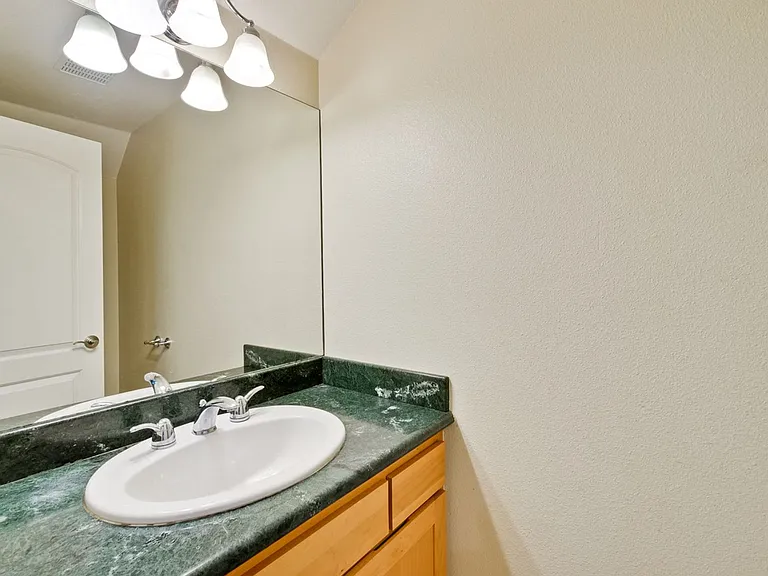 352 Beemer Ave — Photo 38