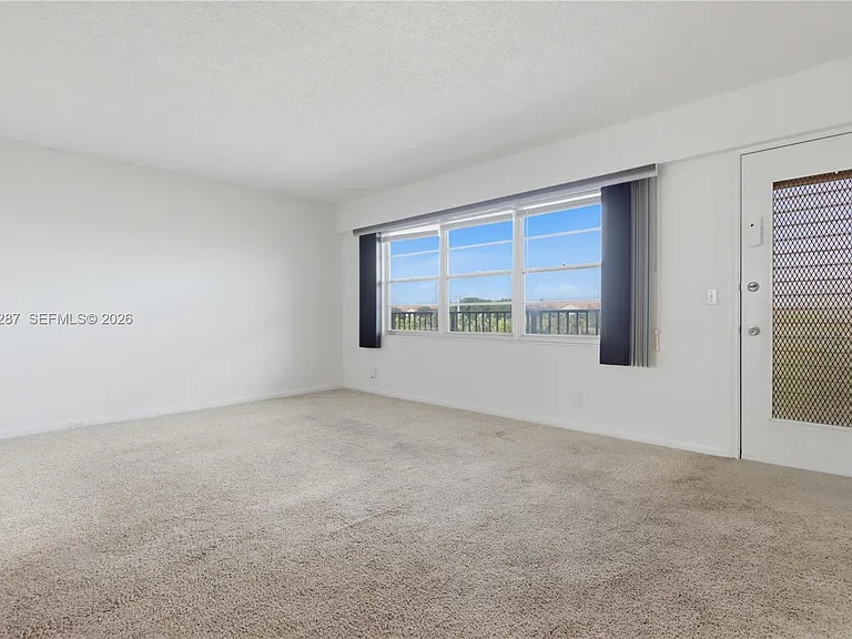 301 SW 135th Ave #415C — Photo 15