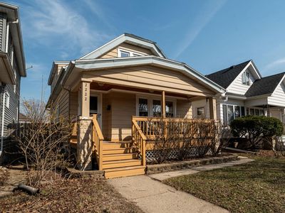 2222 S 72nd STREET, West Allis, WI, 53219