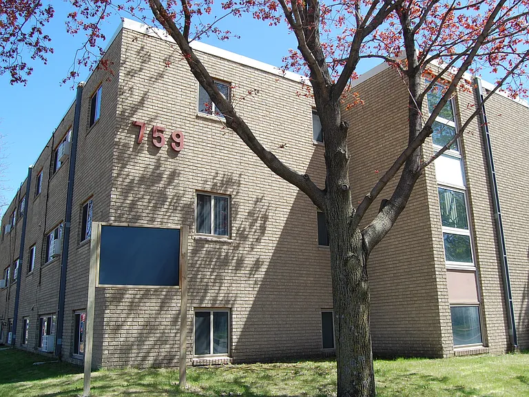 Northeast Flats - 759 Washington St. NE