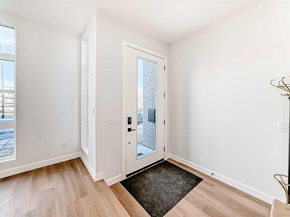 4th image of 1607 N 37th Ave SW