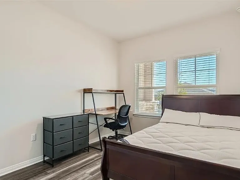 6400 Rounded Pebble Ln — Photo 6