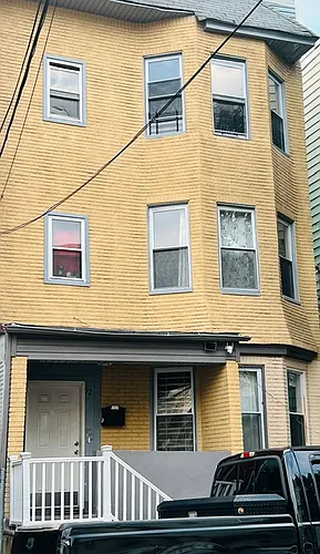 52 3rd St #3 Photo 1