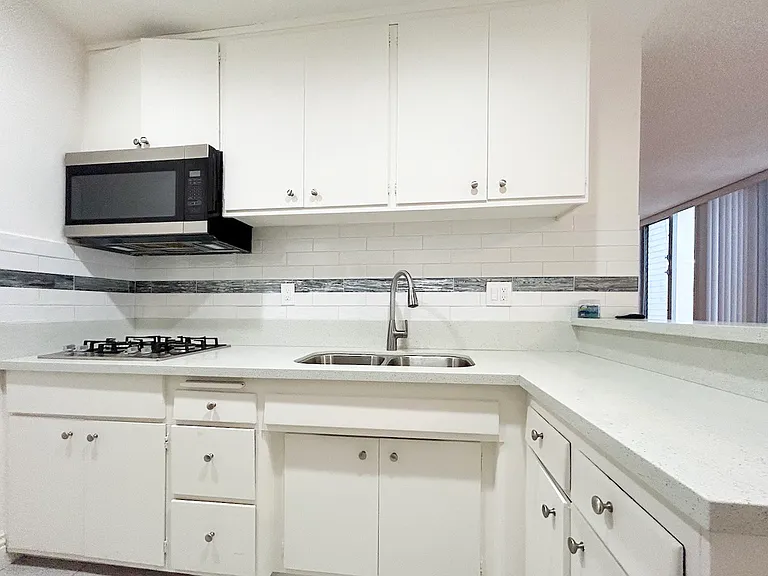 222 Washington Ave #17 — Photo 8