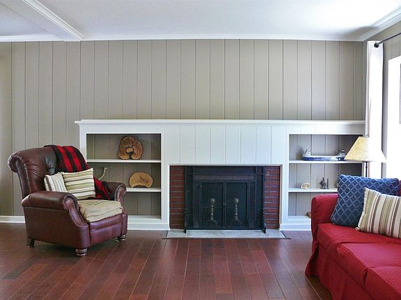 3rd image of 453 E Hewitt Ave