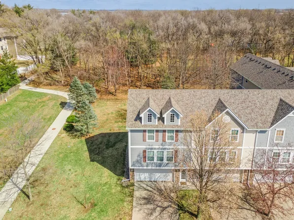 5575 Kirkland Ct, Johnston, IA 50131