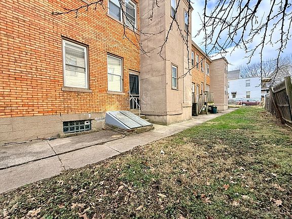4th image of 1762 Cleveland Ave