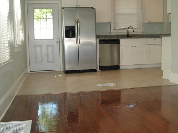 3rd image of 250 Lucile Ave