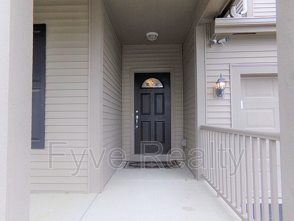 3rd image of 383 Stonhope Dr