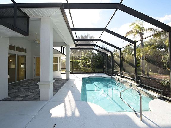 2nd image of 17 Oasis Cir