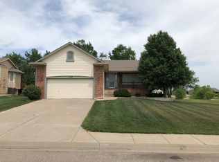 1100 N Trail Ridge Dr, Derby, KS 67037