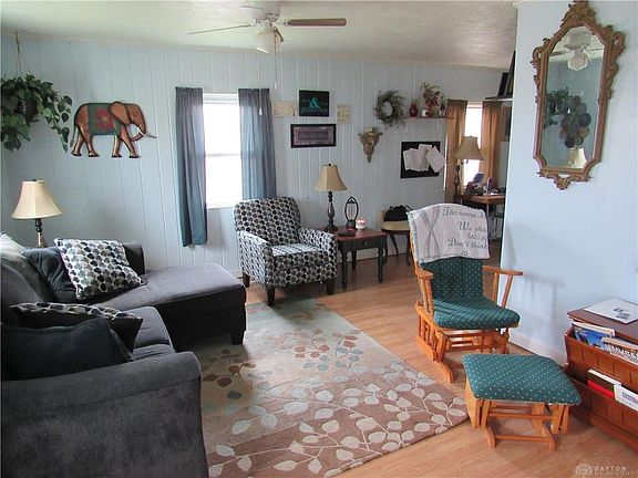 3rd image of 2229 Maplegrove Ave