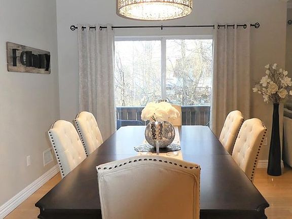 5th image of 320 Arlington Ct