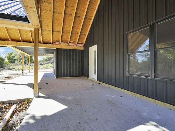 4th image of 1211 Sheridan Dr
