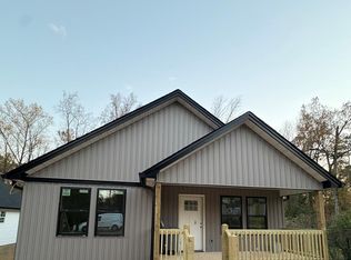 112 Robinhood Dr, Dalton, GA 30721