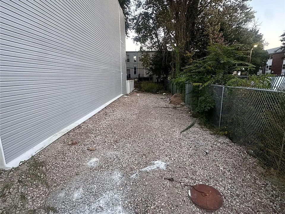 2nd image of 1100 Halsey Street