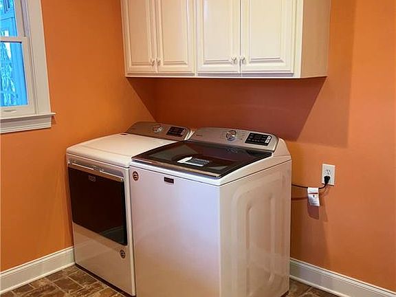 4th image of 731 Jenni Ln
