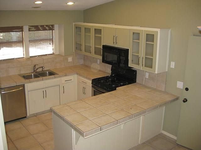 2nd image of 506 N Chinowth Rd