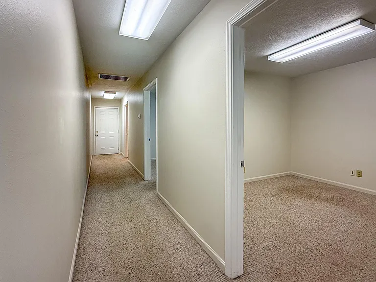 26605 E River Rd #A — Photo 15