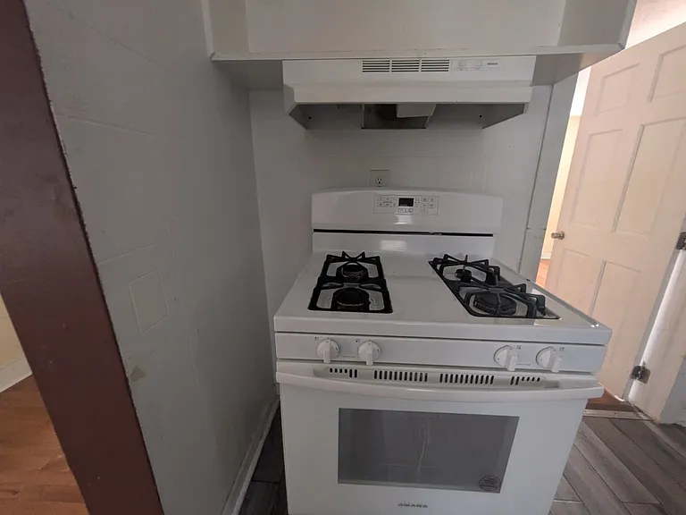 842 Congress Ave #1H — Photo 5