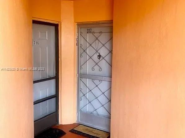 19080 NE 3rd Ct APT 317, Miami, FL 33179