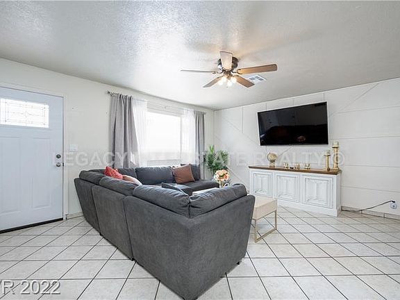 4th image of 525 N Urie West Dr