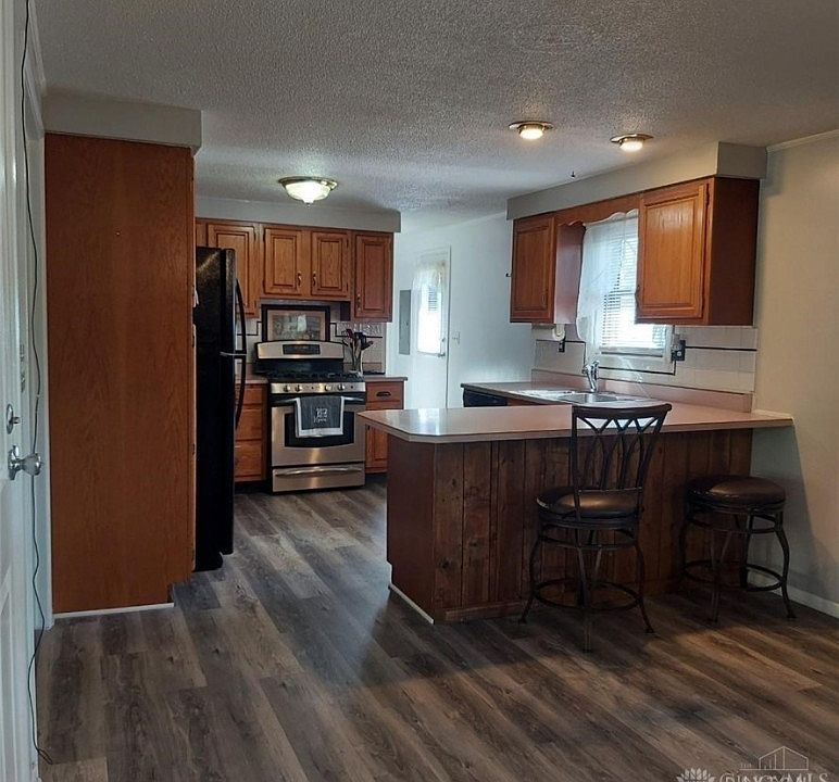 2nd image of 1728 S Maple Ave