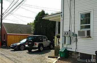 2nd image of 730 Pembroke Rd
