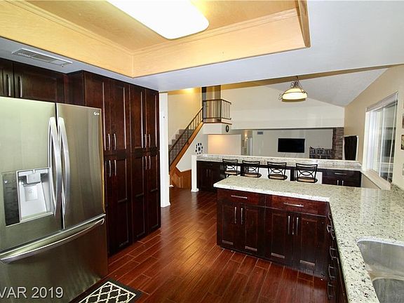 5th image of 1519 Darlene Way