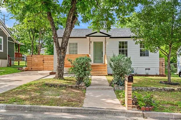 2937 Higgins St — Photo 47