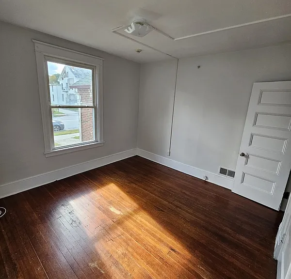 15 Lagrange Ave #2 — Photo 12