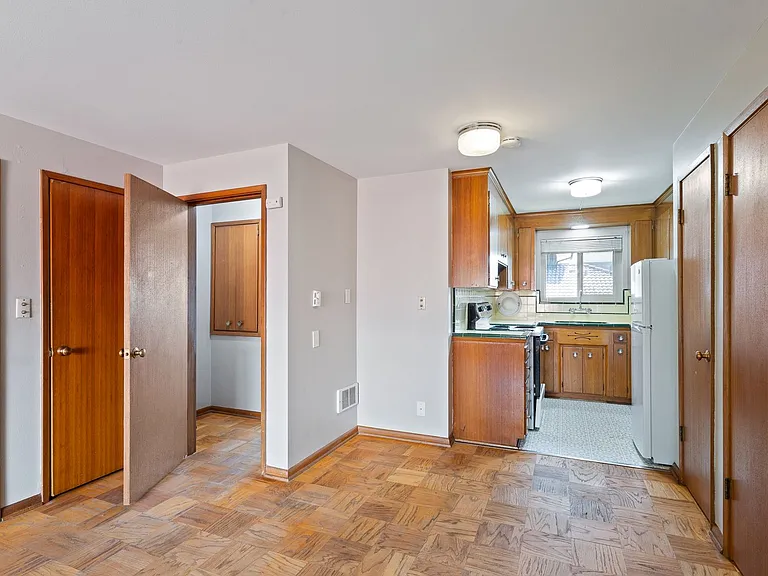 Parkdell Apartments — Photo 4