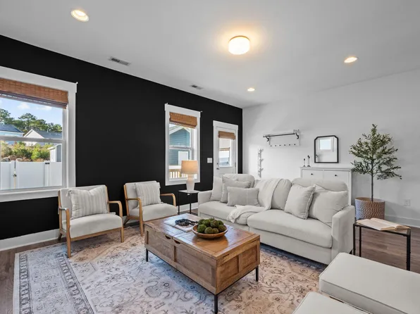 614 Great Ridge Pkwy, Chapel Hill, NC 27516