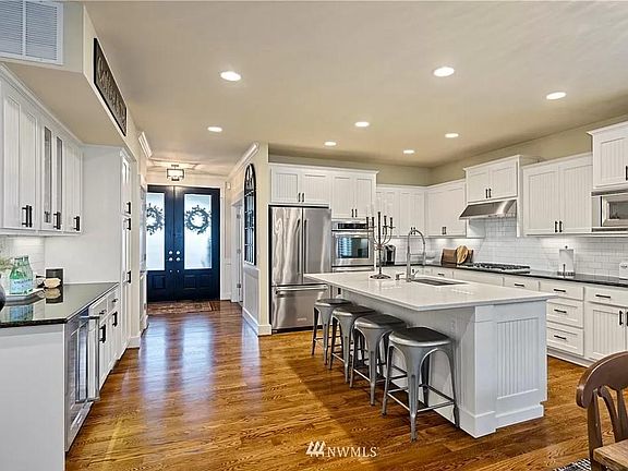 3rd image of 10501 S 1st Pl NE
