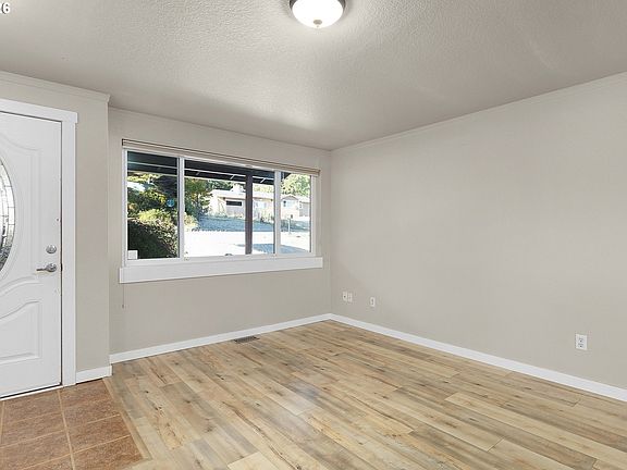 3rd image of 630 W 6th Ave