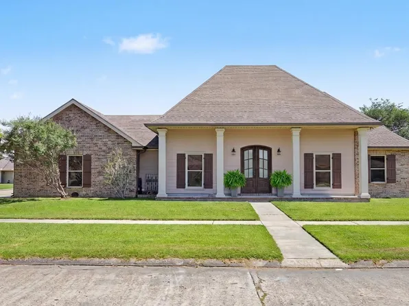 210 Chantilly Dr, Houma, LA 70360
