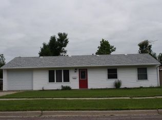 708 Homewood Ave, Worthington, MN 56187