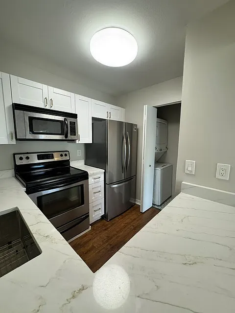 606 S Albany Ave #2