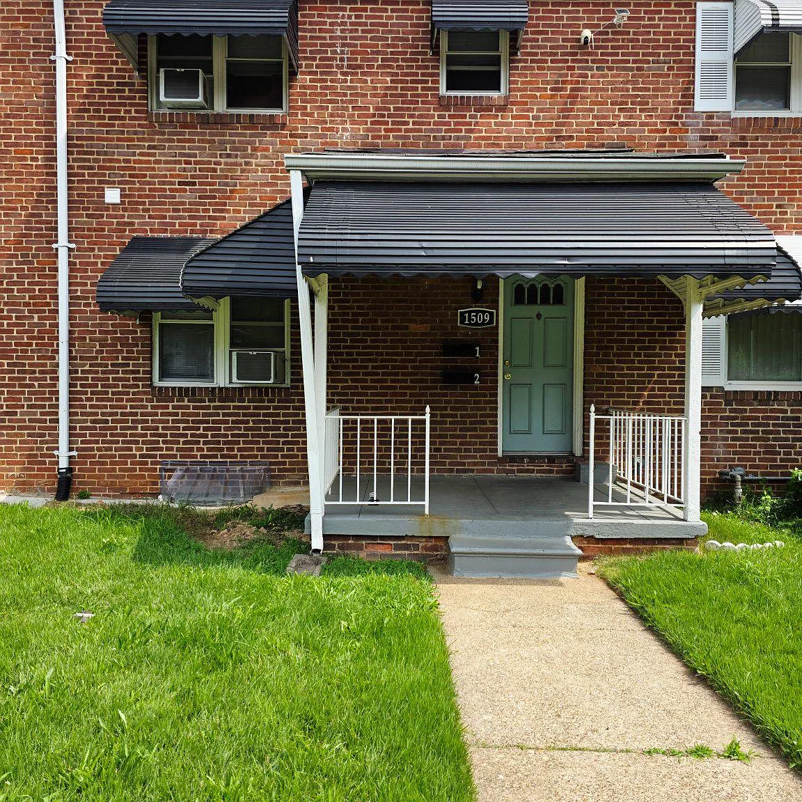 3 bed, 2.0 bath, 1280 sqft, $1,700 — Photo 1