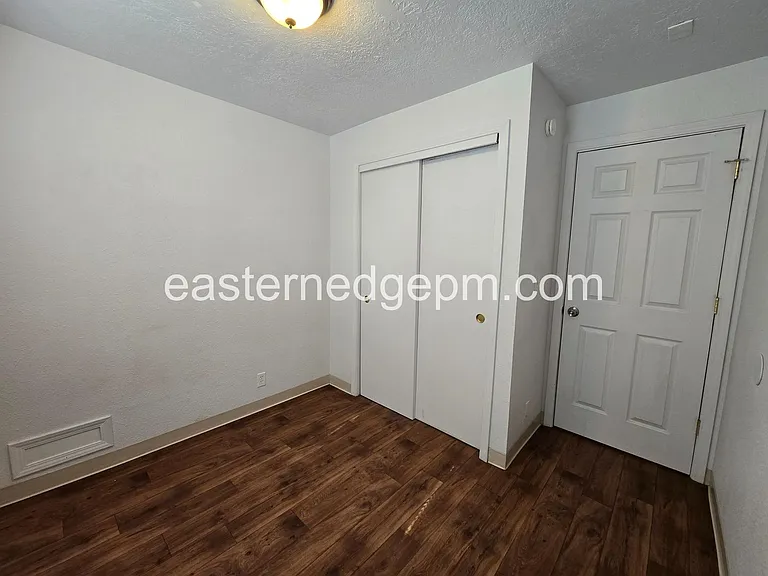 98 NW 10th St — Photo 69