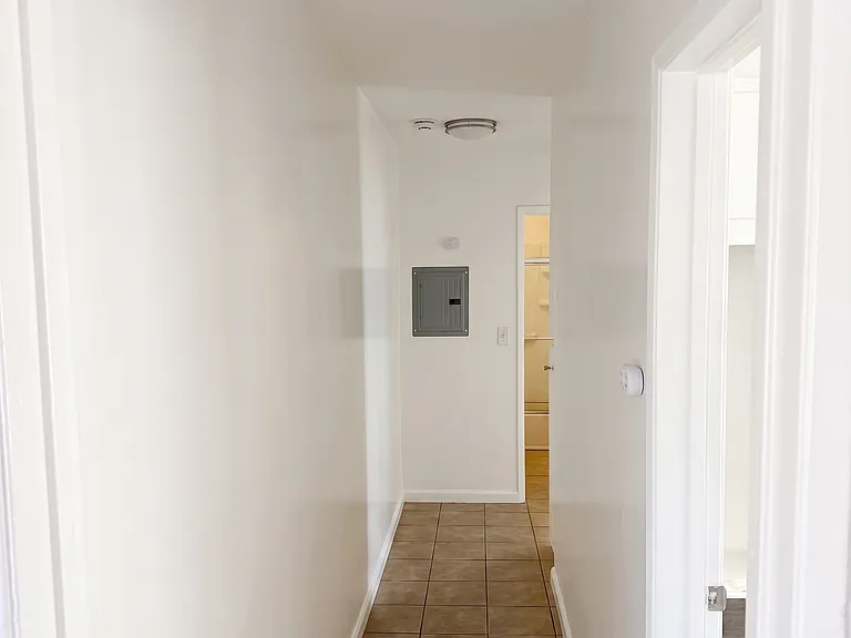 2672 S Redondo Blvd #3 — Photo 10