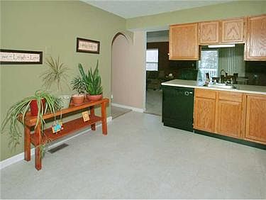 4th image of 133 Manor View Dr