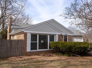 1008 Ridge Rd, Highland Park, IL 60035