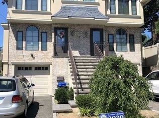 7 Inwood Rd #A, Pt Washington, NY 11050