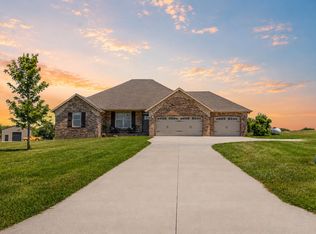 150 Southern Fields Cir, Clever, MO 65631