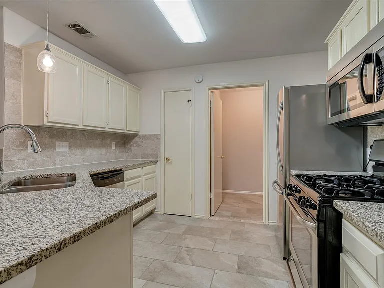 13030 Staton Dr — Photo 3