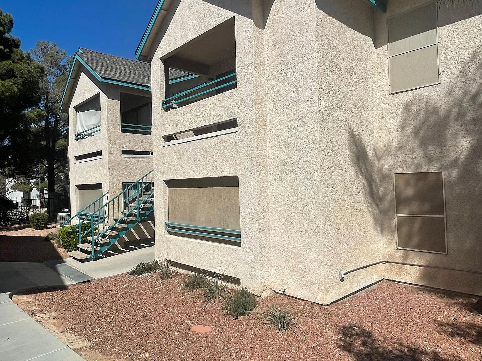 3 bed, 1257 sqft, $1,750 — Photo 1
