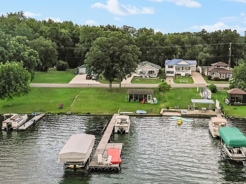 70619 Sunset Blvd, Union, MI 49130 | MLS #26007153 | Zillow