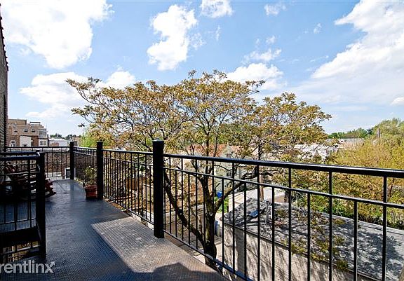 3rd image of 2314 W Shakespeare Ave #3
