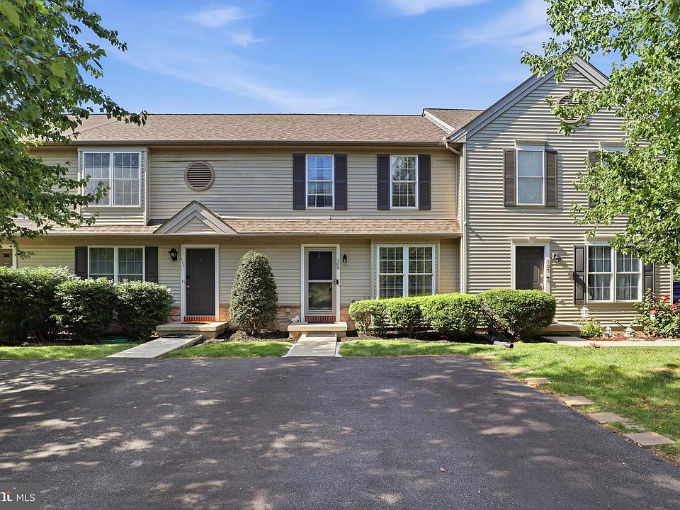 1st image of 109 Banyan Circle Dr